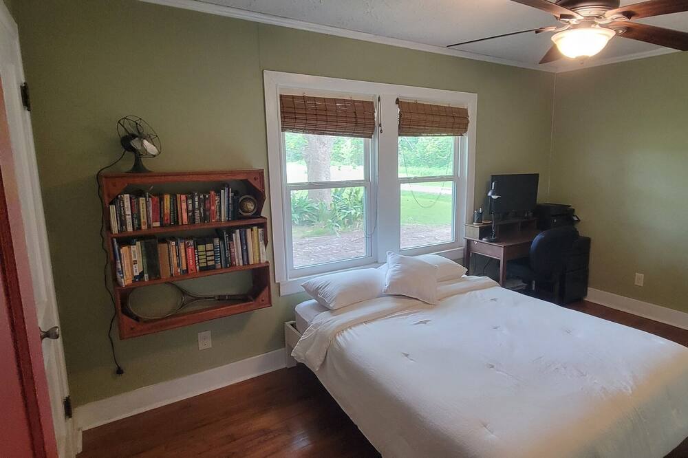Photo of Bedroom in Carencro