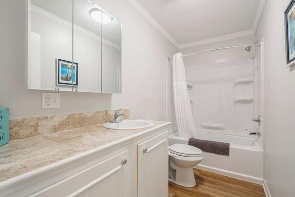 Photo of Bathroom in Breaux Bridge