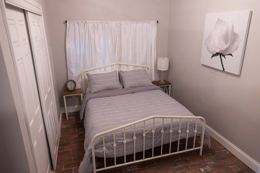 Photo of Bedroom in Harvey