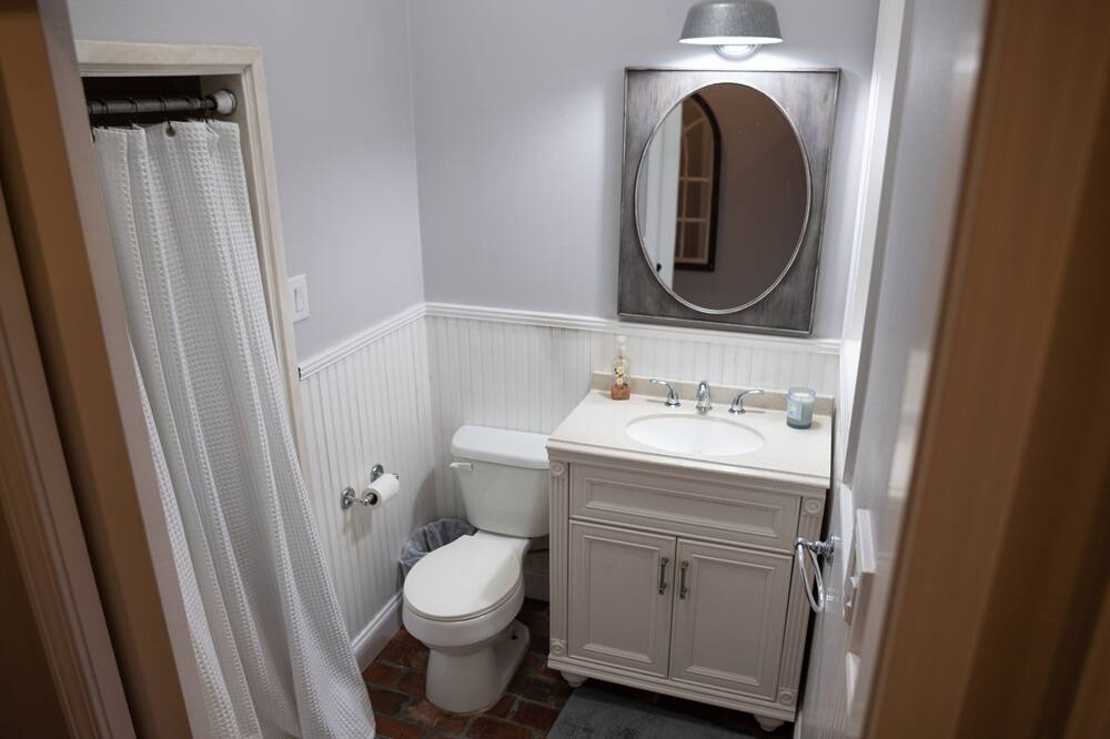 Photo of Bathroom in Harvey