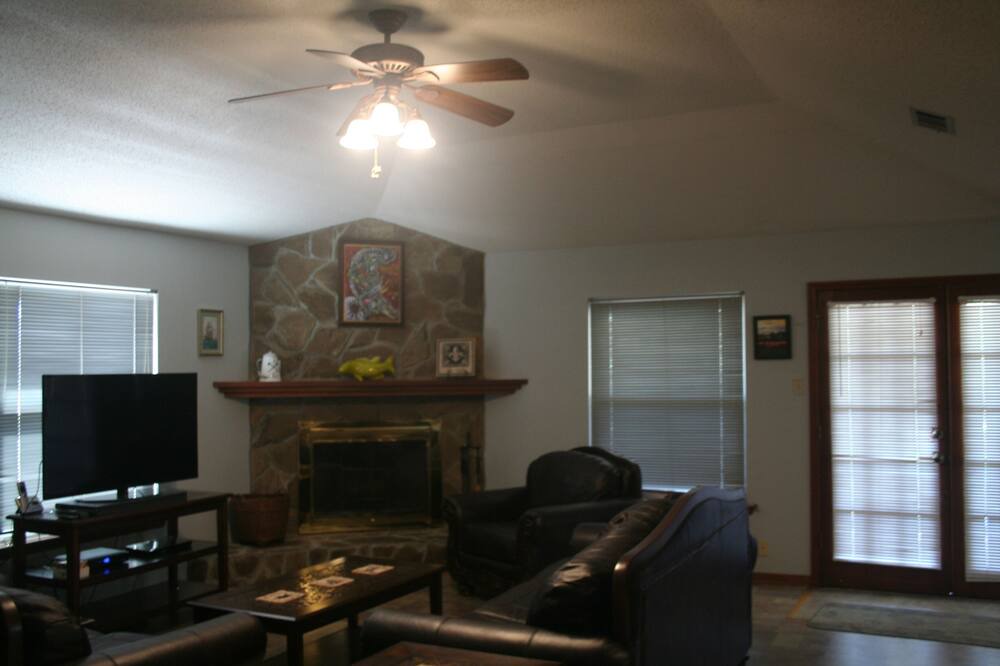 Photo of Livingroom in Barataria