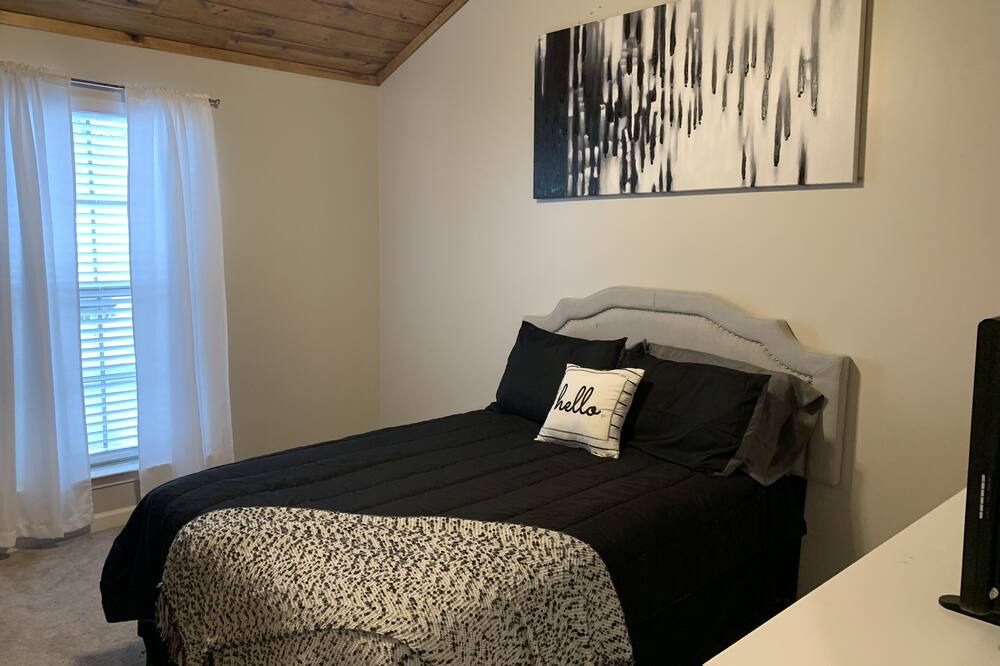 Photo of Bedroom in Youngsville