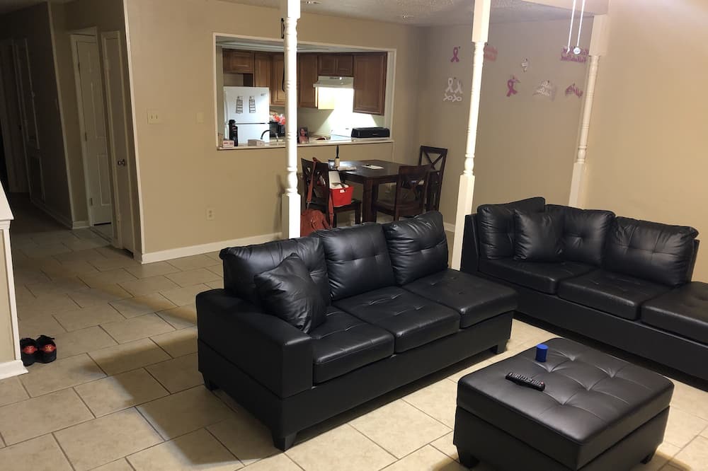 Photo of Livingroom in Harvey