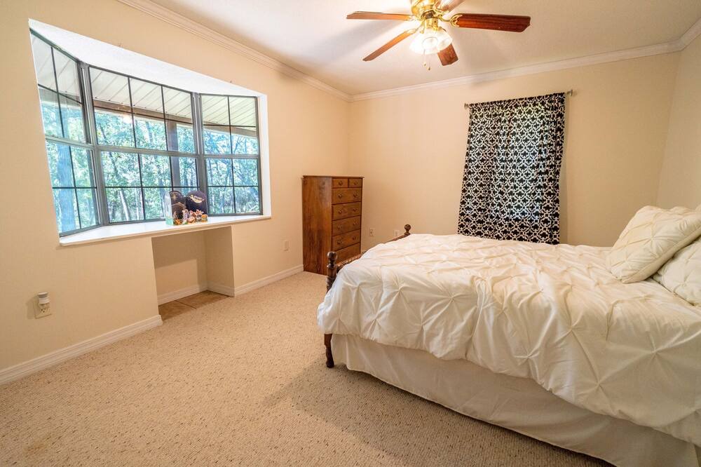 Photo of Bedroom in Moss Point