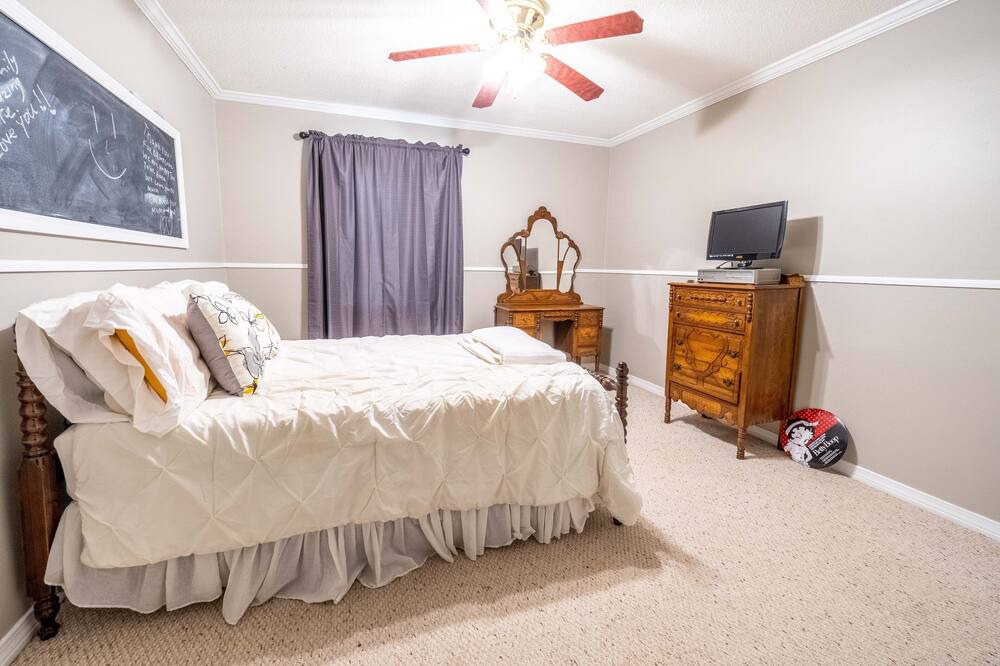 Photo of Bedroom in Moss Point
