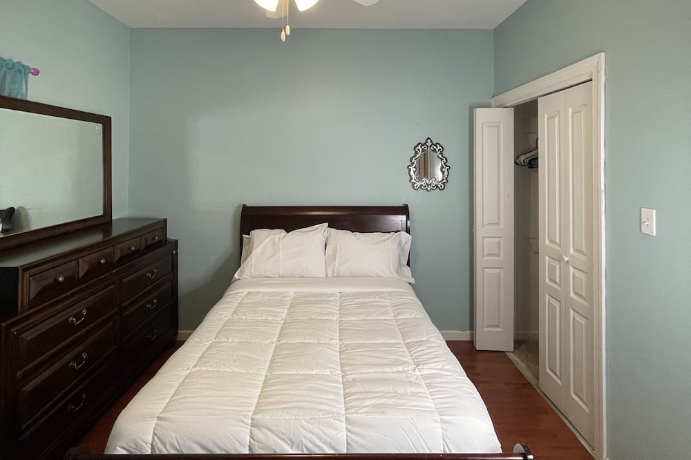 Photo of Bedroom in Port Allen