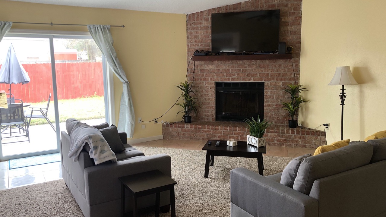 Photo of Livingroom in Woodmere