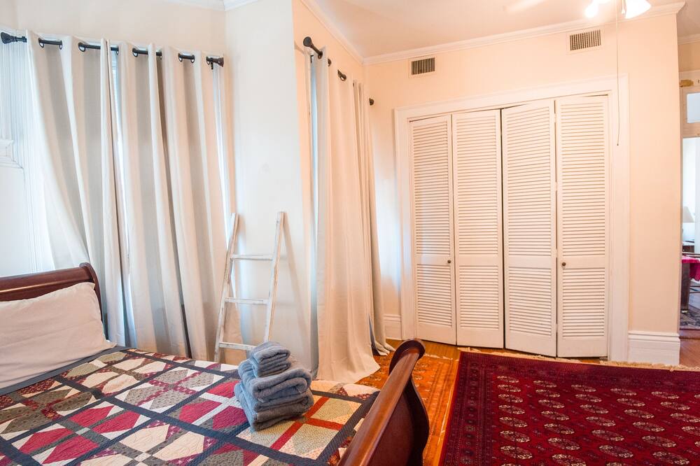 Photo of Bedroom in Audubon