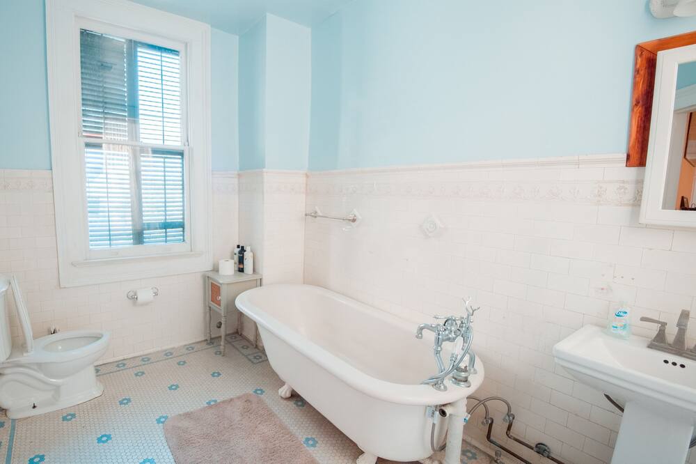 Photo of Bathroom in Audubon