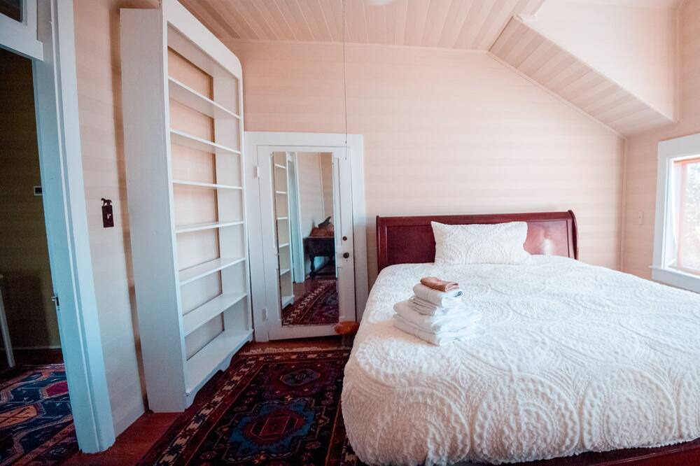 Photo of Bedroom in Audubon