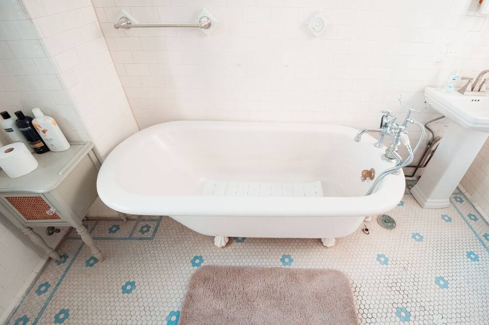 Photo of Bathroom in Audubon