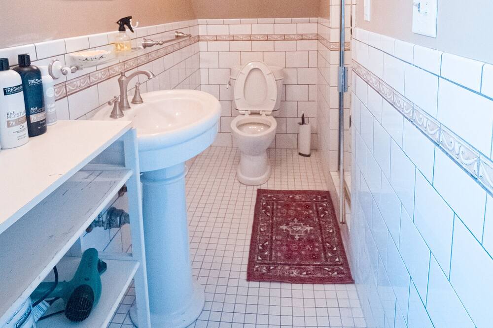 Photo of Bathroom in Audubon