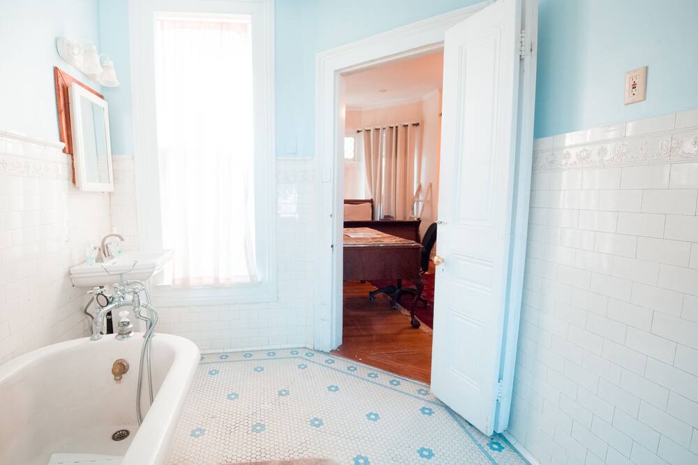 Photo of Bathroom in Audubon