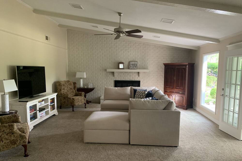 Photo of Livingroom in Holly Lake Ranch