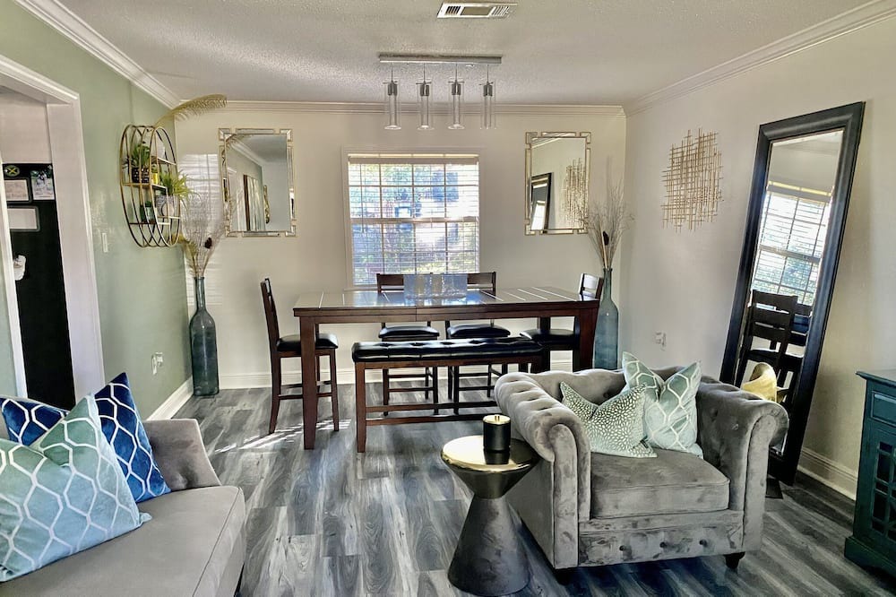 Photo of Livingroom in Slidell