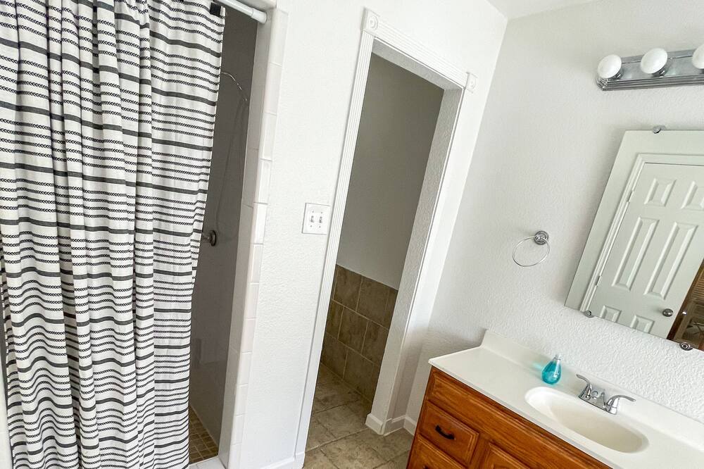 Photo of Bedroom in Knox - Henderson