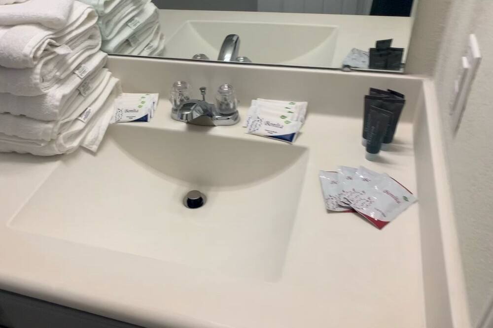 Photo of Bathroom in La Marque