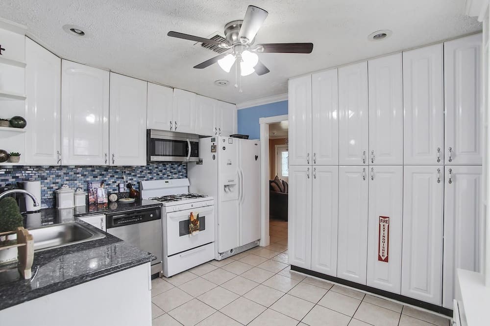 Photo of Kitchen in Old Aurora