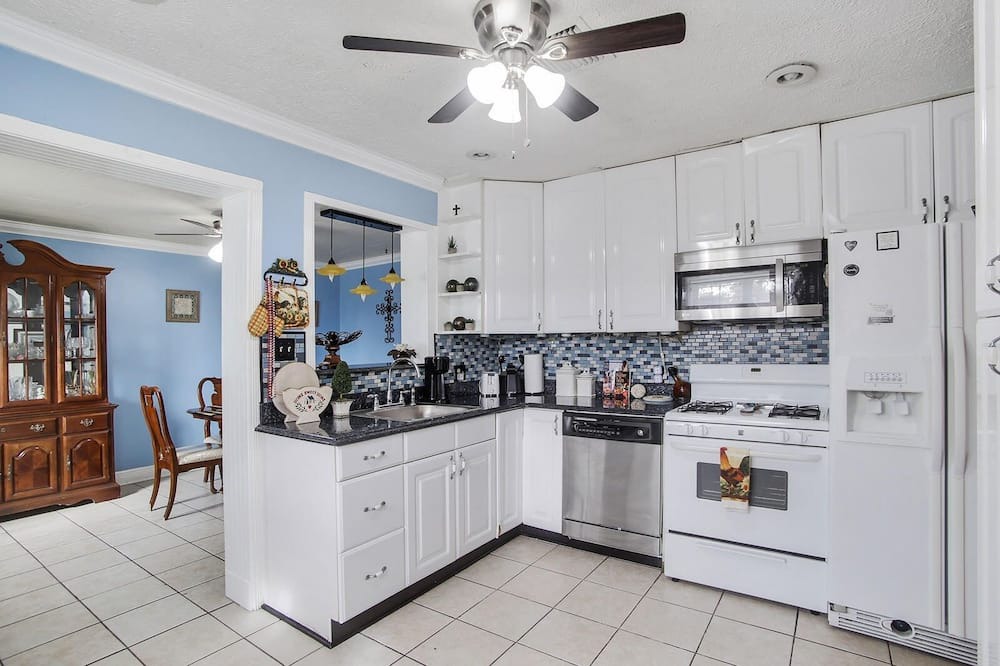 Photo of Kitchen in Old Aurora