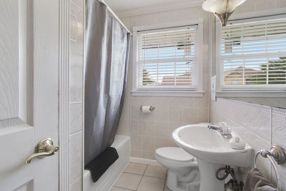 Photo of Bathroom in Old Aurora
