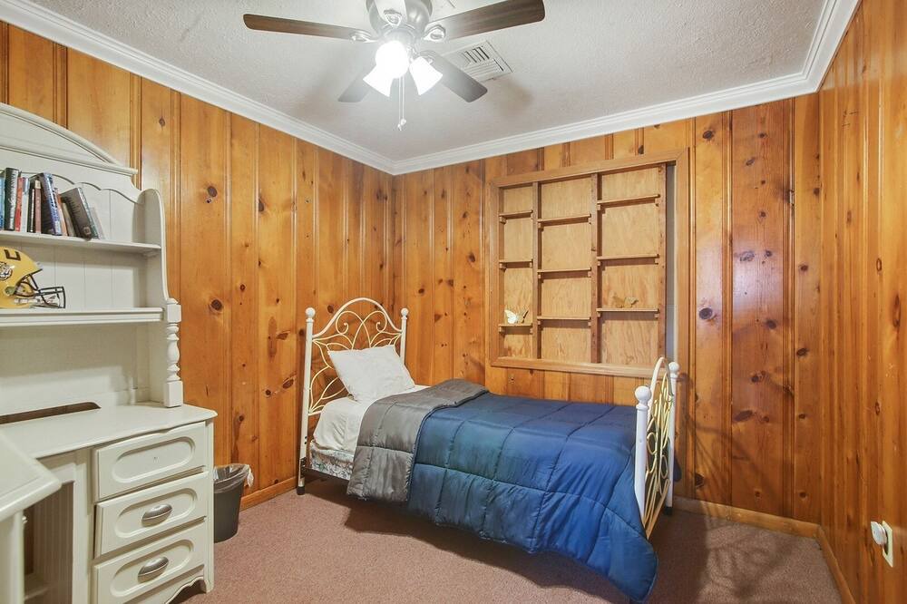 Photo of Bedroom in Old Aurora