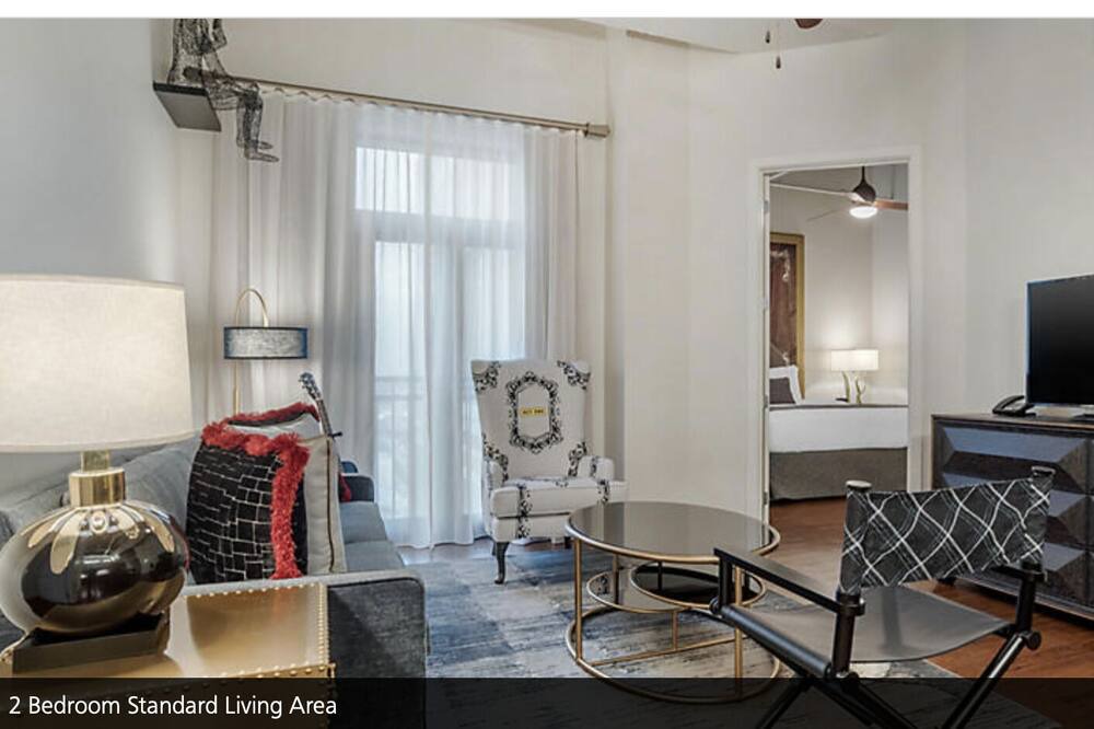 Photo of Livingroom in French Quarter