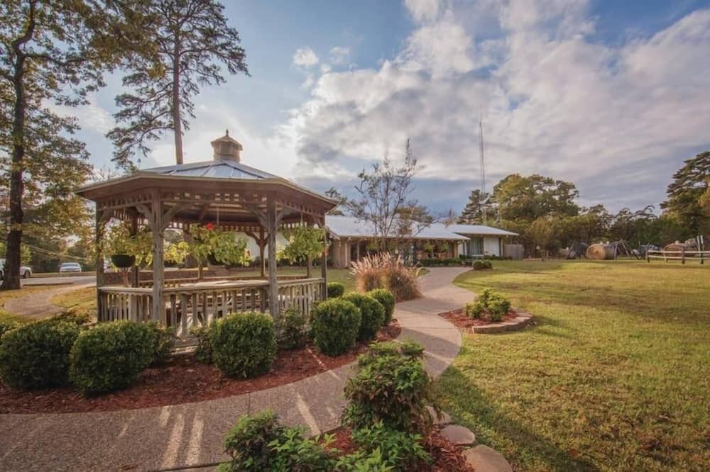 Photo of Outdoor in Holly Lake Ranch