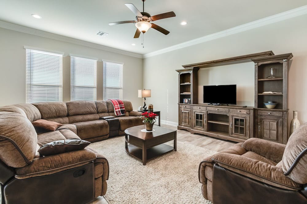 Photo of Livingroom in Milton