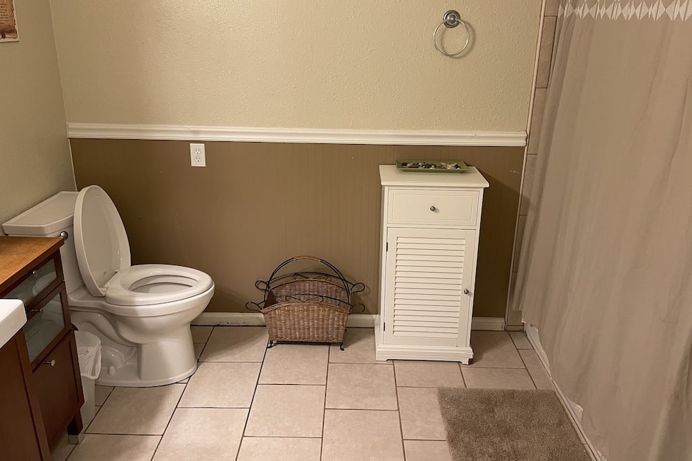Photo of Bathroom in Dulac