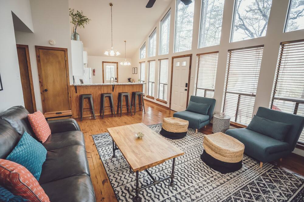 Photo of Livingroom in Holly Lake Ranch