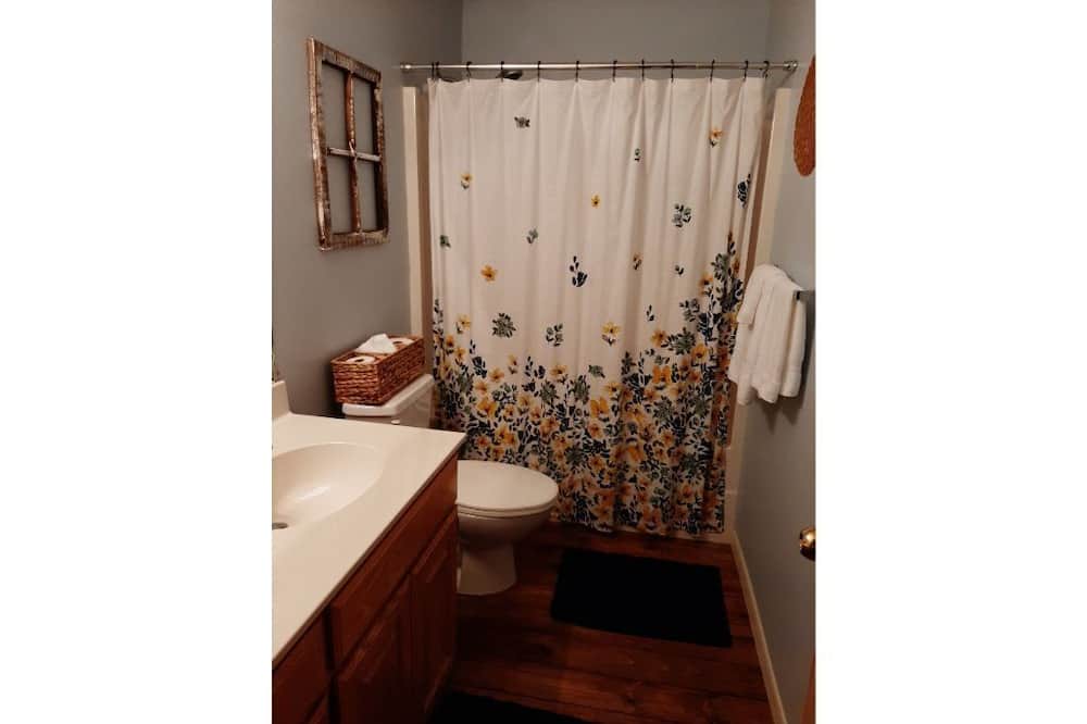 Photo of Bathroom in Holly Lake Ranch