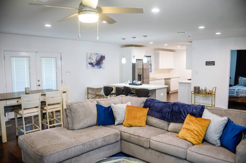 Photo of Livingroom in Gentilly Woods