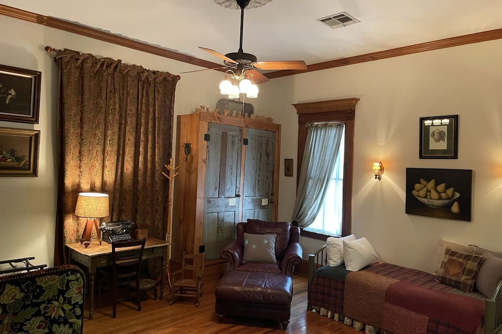 Photo of Livingroom in Eunice