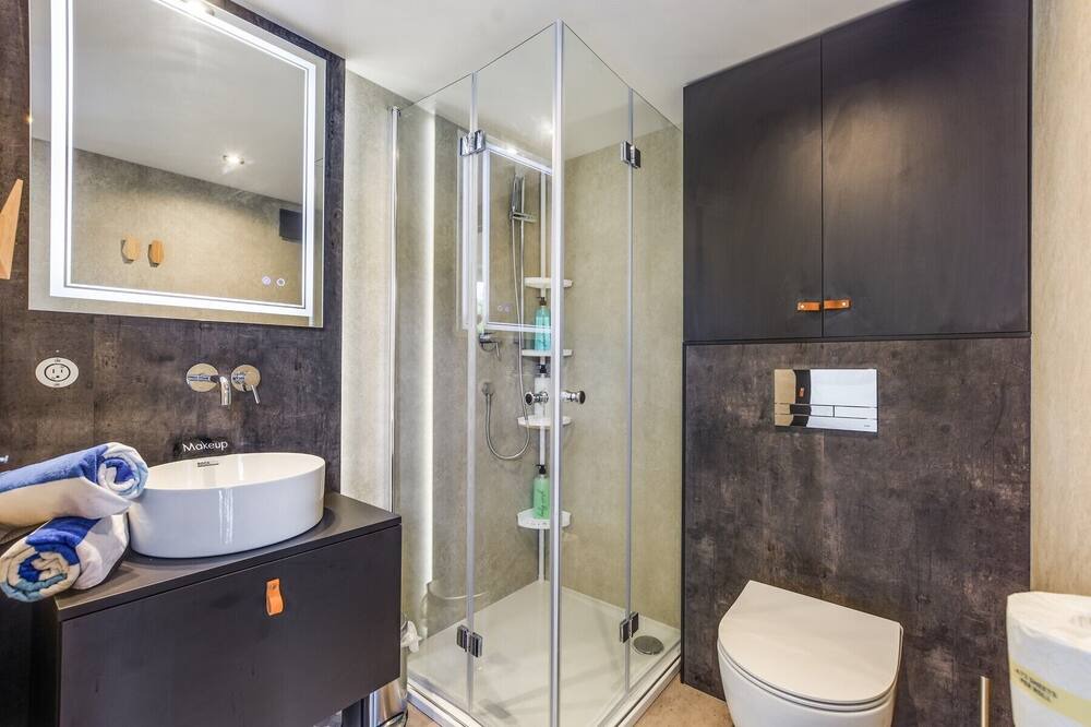 Photo of Bathroom in Lago Vista