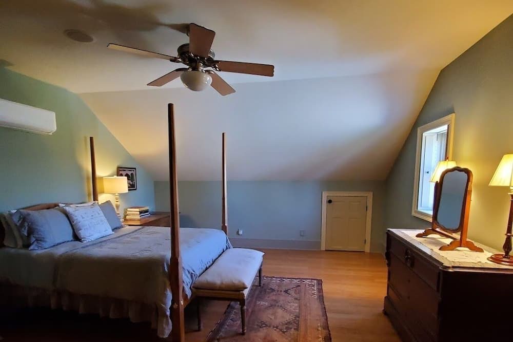 Photo of Bedroom in Washington