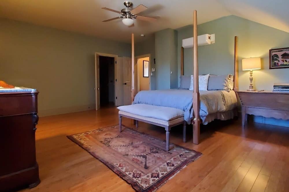 Photo of Bedroom in Washington