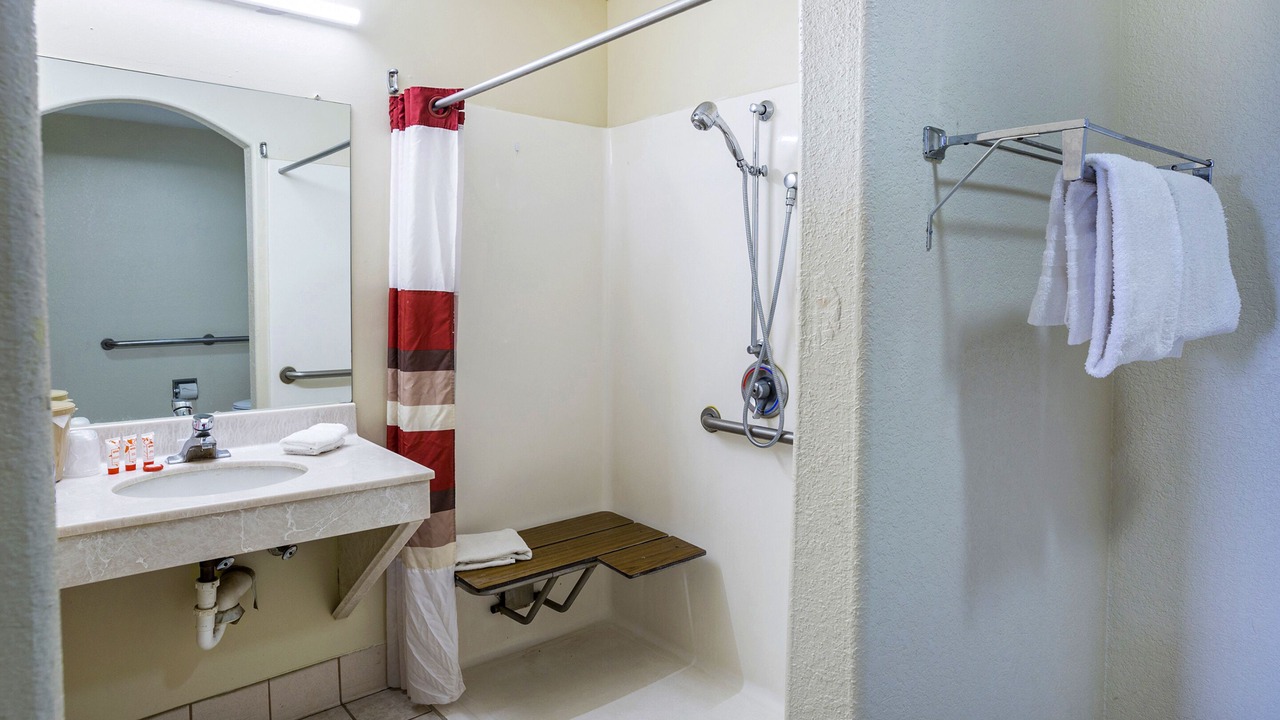 Photo of Bathroom in Port Allen