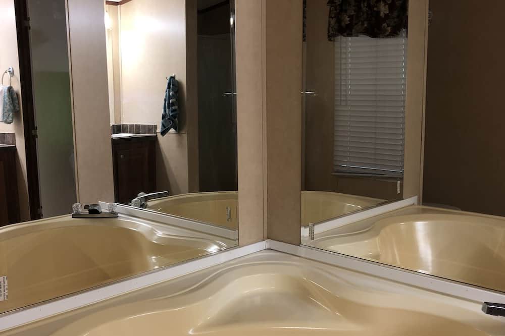 Photo of Bathroom in Boothville-Venice