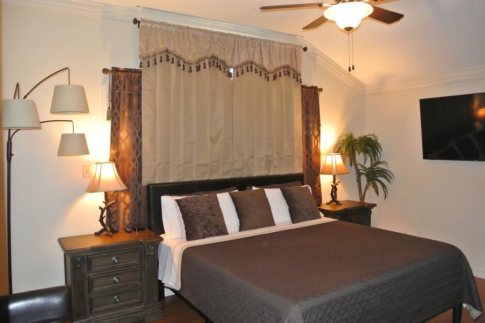 Photo of Bedroom in Tall Timbers - Brechtel