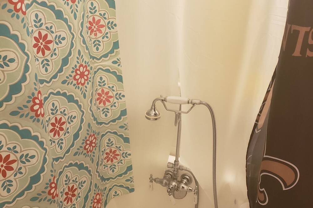 Photo of Bathroom in Leonidas