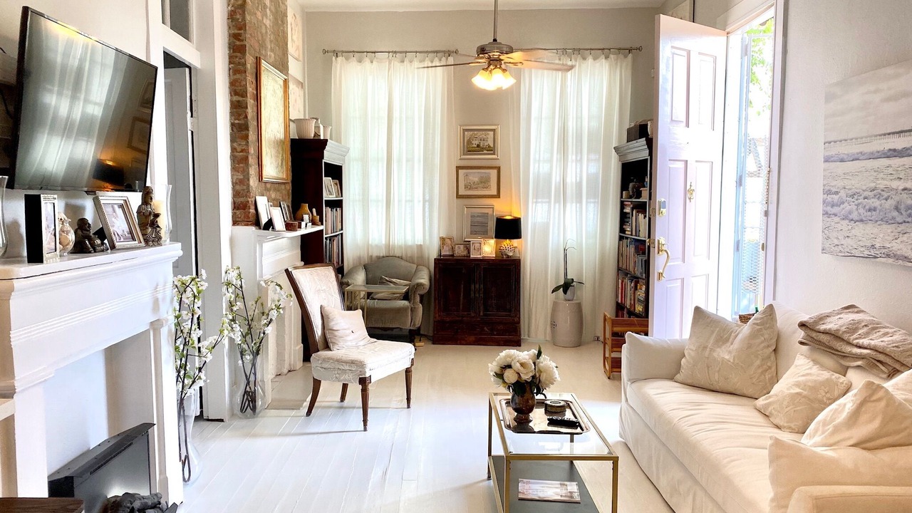 Photo of Livingroom in West Riverside