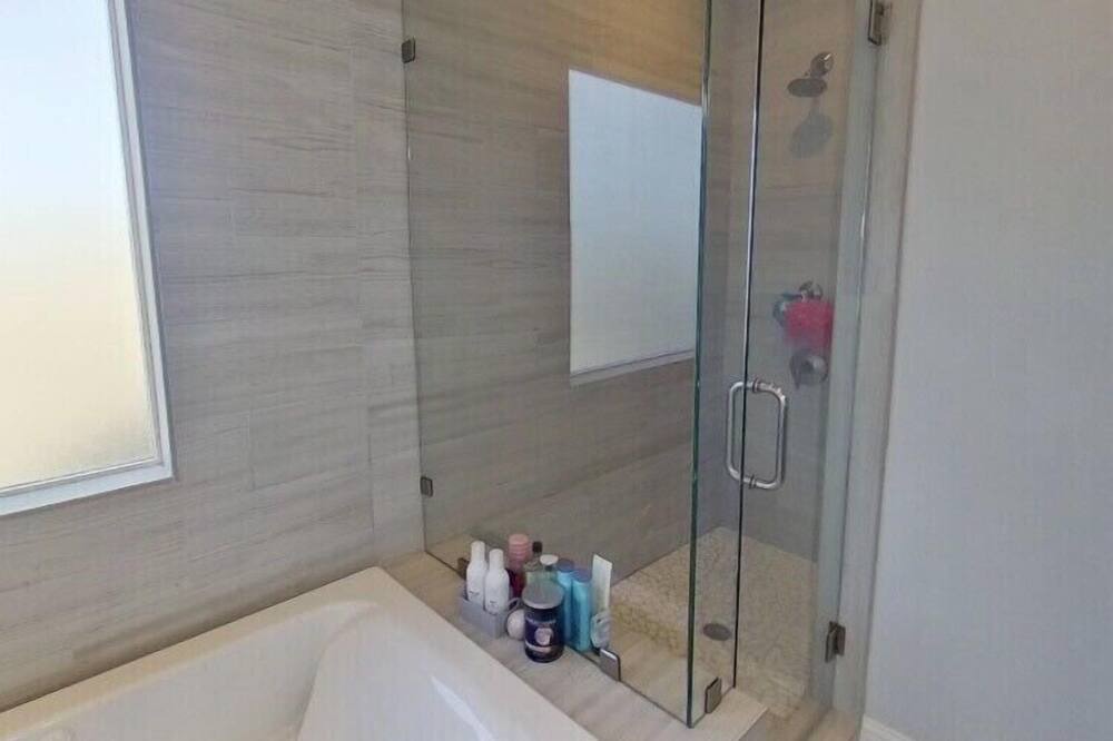 Photo of Bathroom in Knox - Henderson