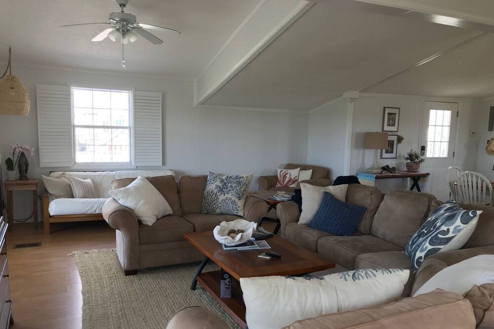 Photo of Livingroom in Grand Isle