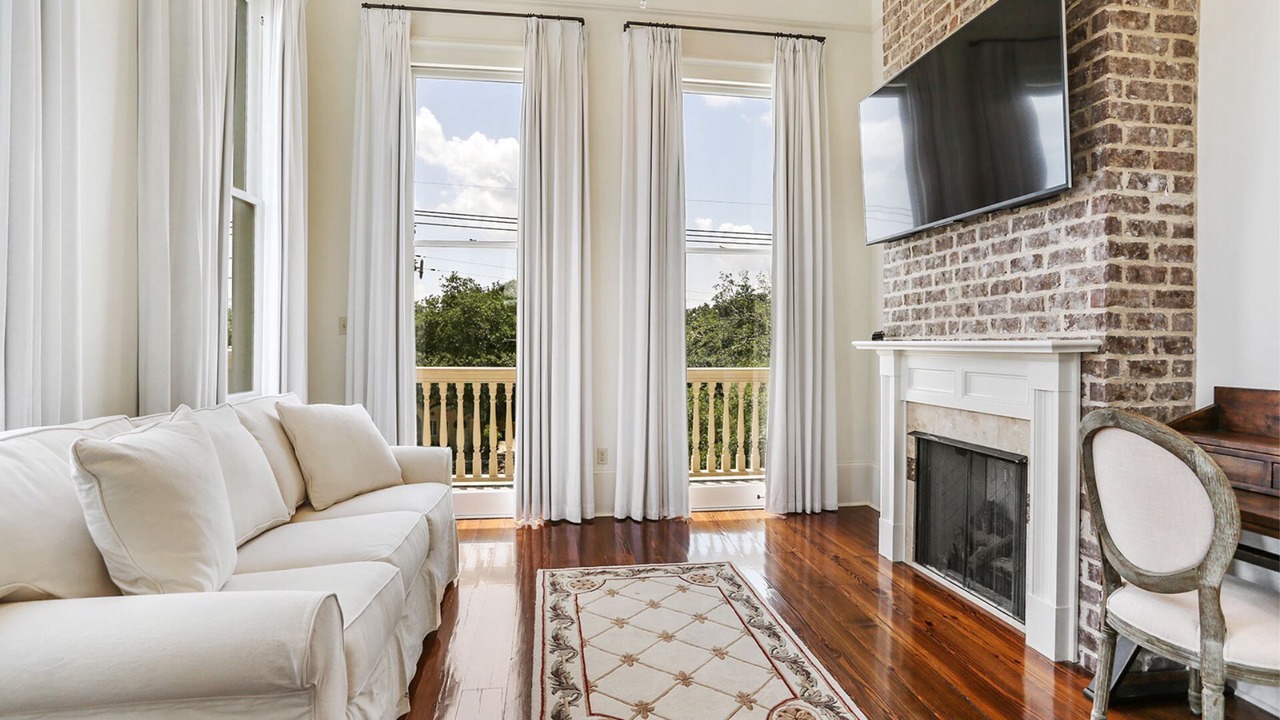 Photo of Livingroom in Uptown Historic District