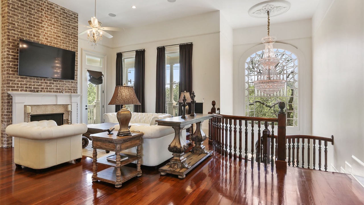 Photo of Livingroom in Uptown Historic District