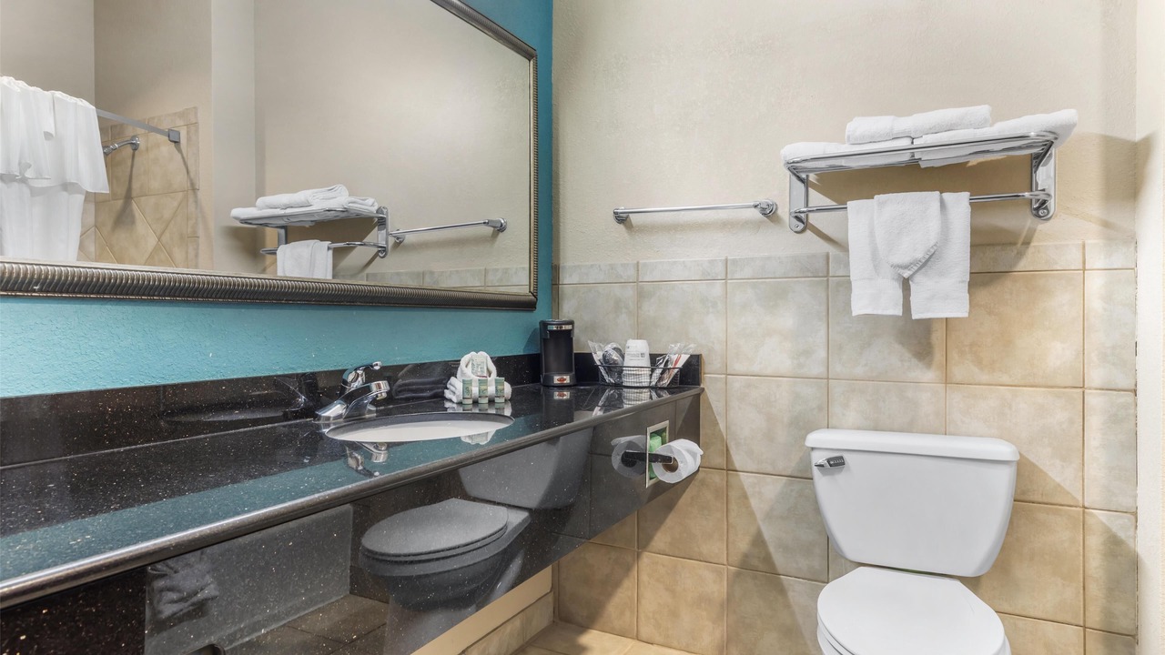 Photo of Bathroom in Mineola