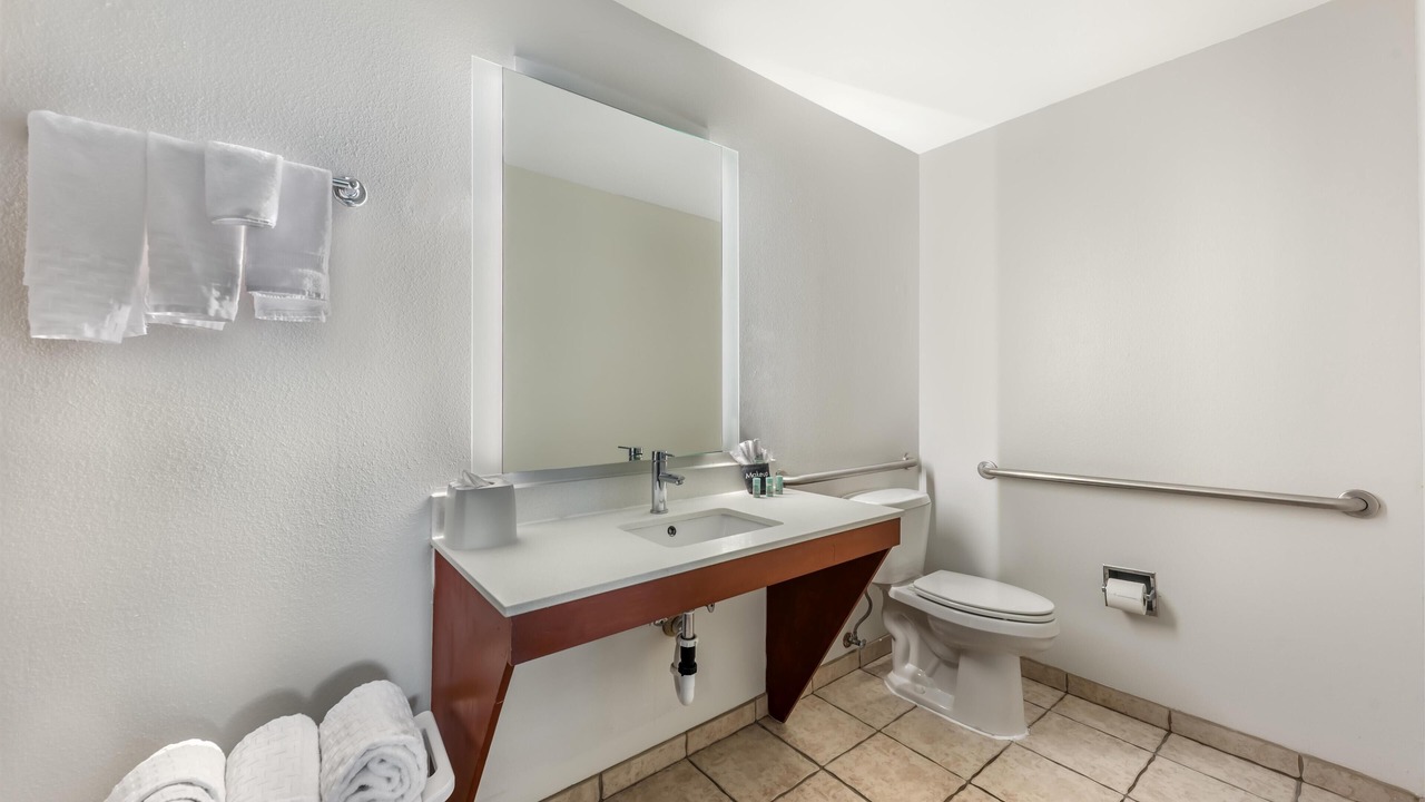 Photo of Bathroom in Junction