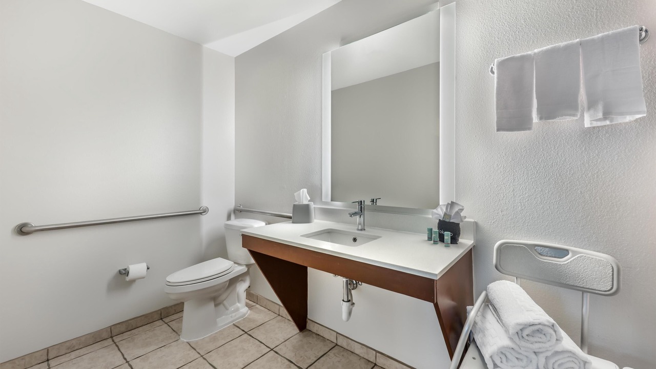 Photo of Bathroom in Junction
