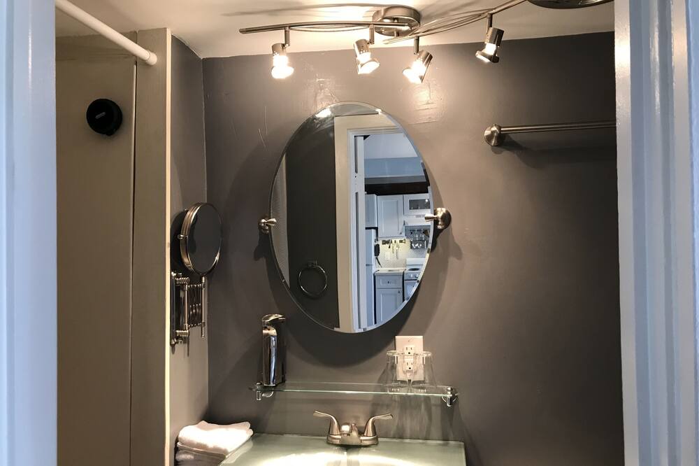 Photo of Bathroom in Audubon