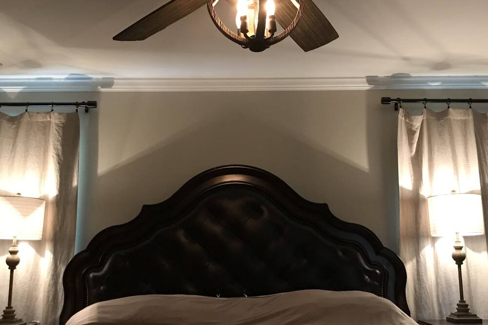 Photo of Bedroom in Flint